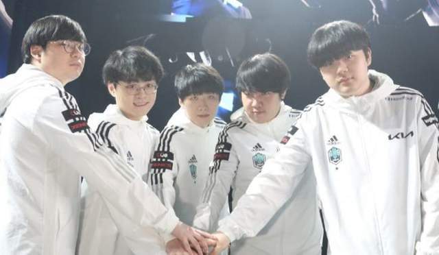 闻都值得相 闻都值得相